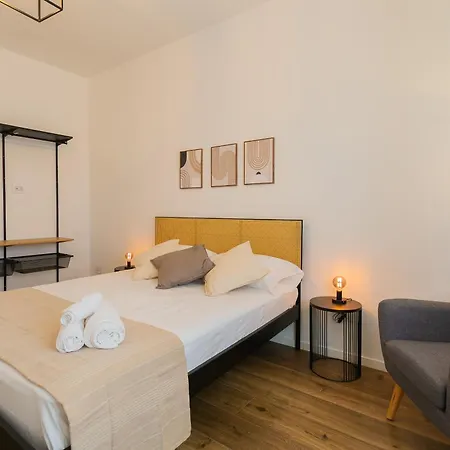 Giale - Luxury